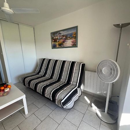 Joli Studio Tres Clair A Proximite Mer Pour 3 Personnes 拉隆德莱丝莫里斯 外观 照片
