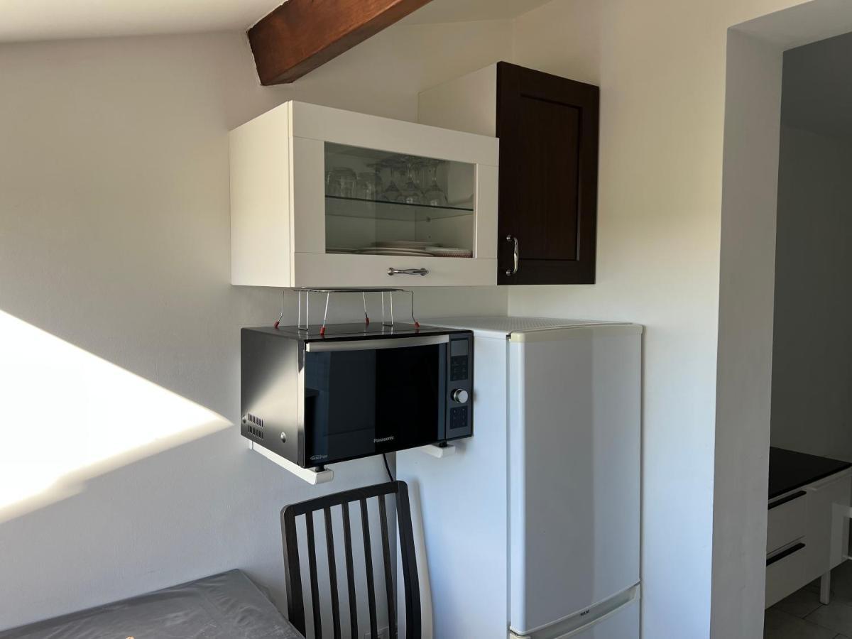 Joli Studio Tres Clair A Proximite Mer Pour 3 Personnes 拉隆德莱丝莫里斯 外观 照片
