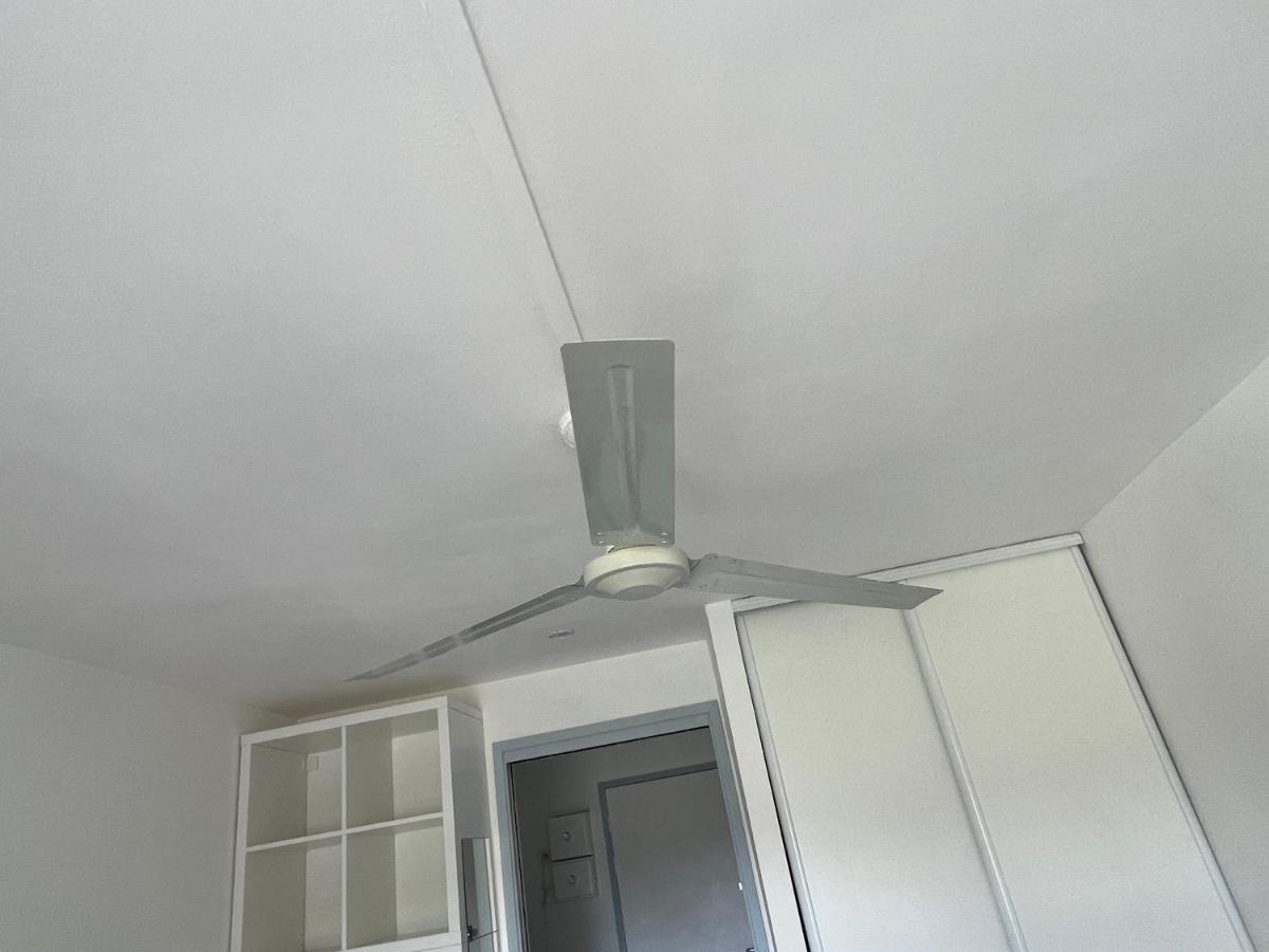 Joli Studio Tres Clair A Proximite Mer Pour 3 Personnes 拉隆德莱丝莫里斯 外观 照片