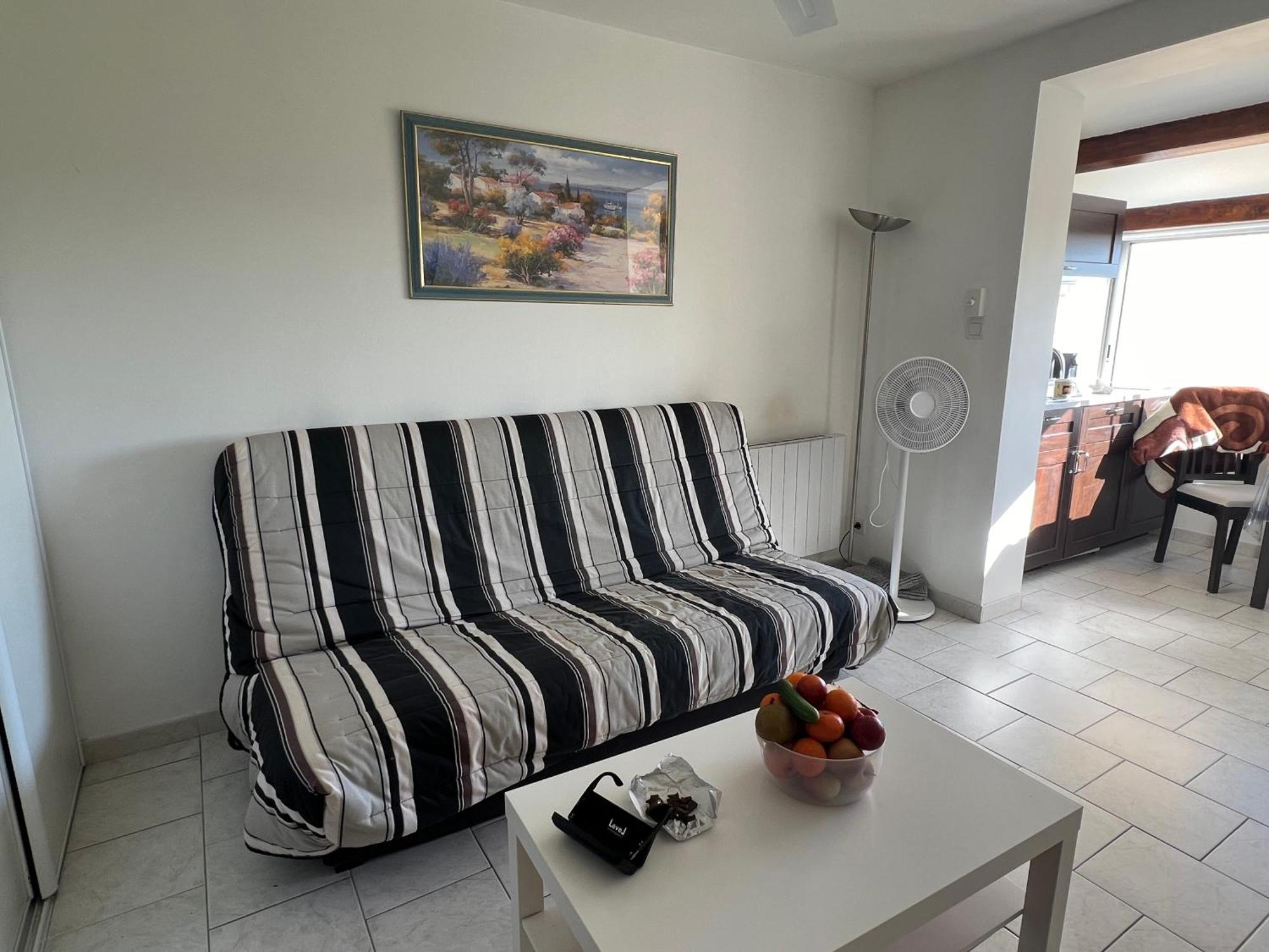 Joli Studio Tres Clair A Proximite Mer Pour 3 Personnes 拉隆德莱丝莫里斯 外观 照片